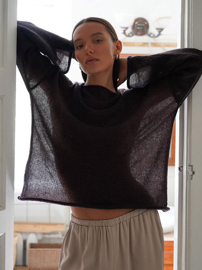 Maglione traforato da donna, leggero con maniche a campana e scollo a U